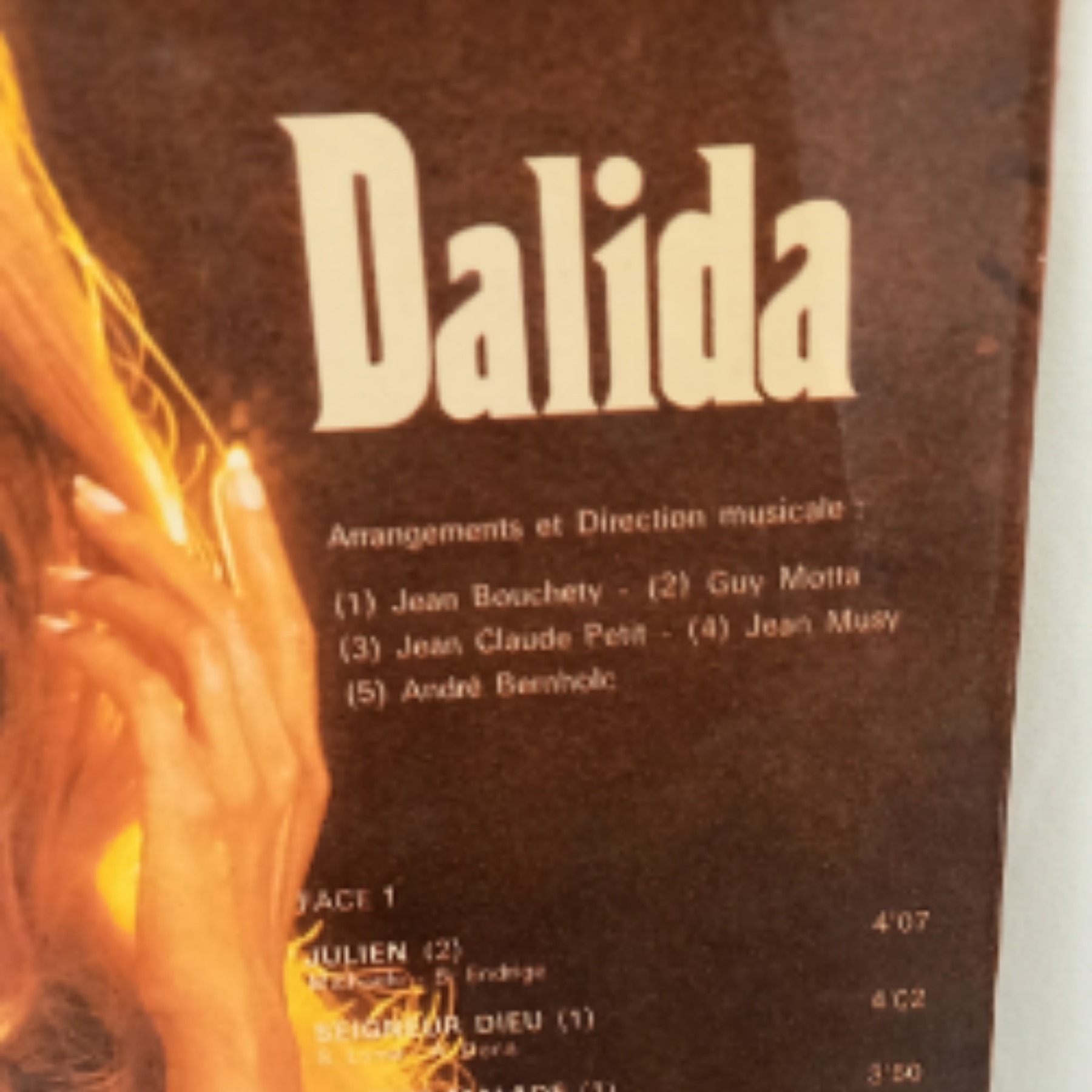 Disque 33 Tours de Dalida Julien. Sonopresse International Shows . Réf:IS 39706. Prod. orlendo. Bon état - Vue 4 - 
